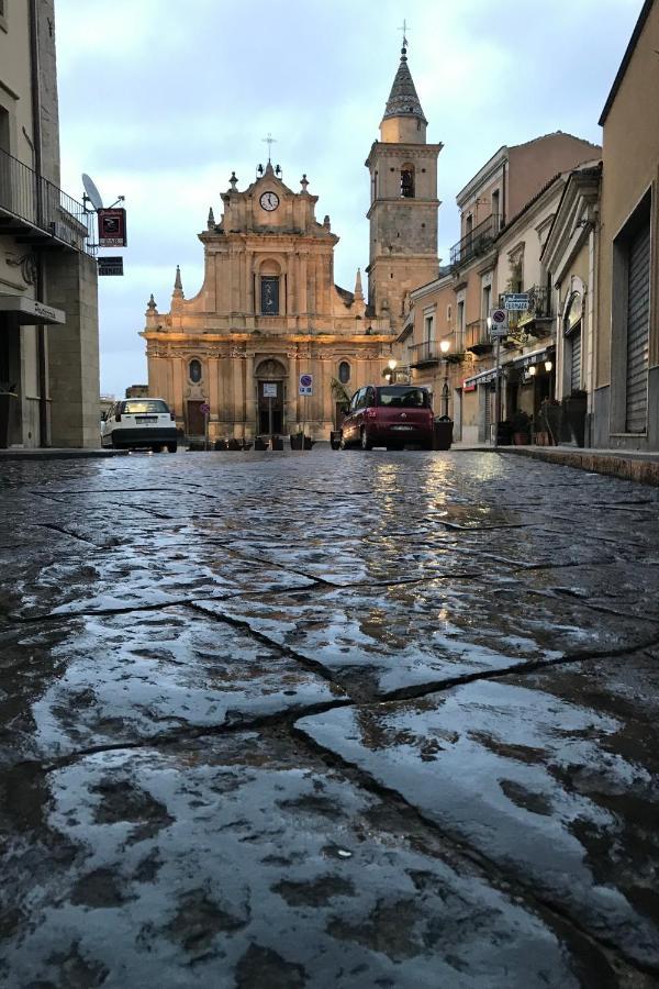Sopra La Piazza Villa Agira Luaran gambar