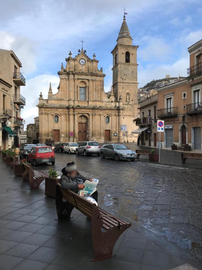 Sopra La Piazza Villa Agira Luaran gambar